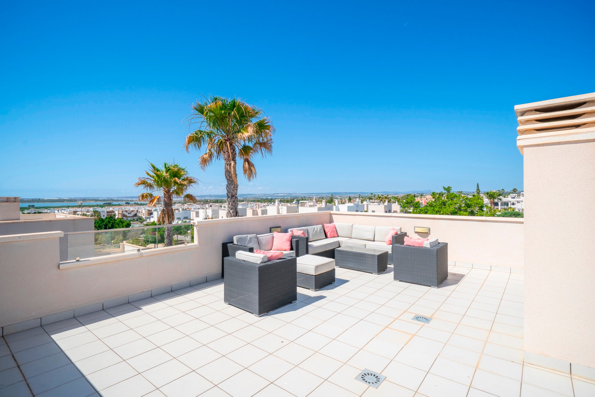 For sale - 3 Bedroom 3 Bathroom Detached Villa in Ciudad Quesada  - Ciudad Quesada  - Alicante