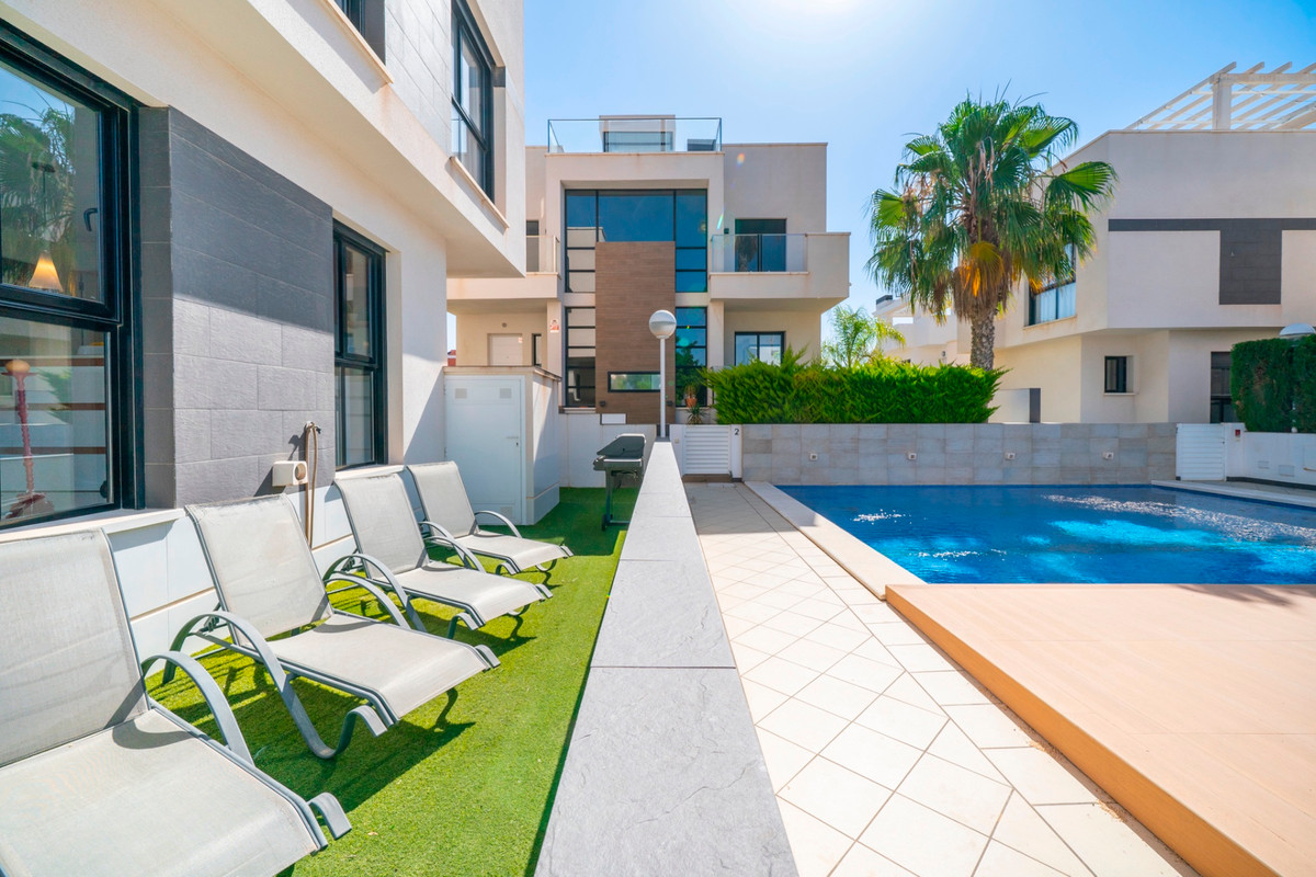 For sale - 3 Bedroom 3 Bathroom Detached Villa in Ciudad Quesada  - Ciudad Quesada  - Alicante