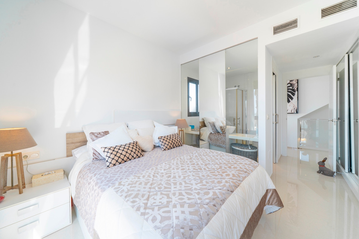 For sale - 3 Bedroom 3 Bathroom Detached Villa in Ciudad Quesada  - Ciudad Quesada  - Alicante