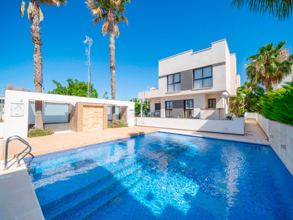 3 Bedroom 3 Bathroom House - Detached Villa in Ciudad Quesada 