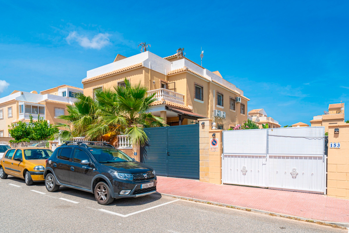 For sale - 3 Bedroom 1 Bathroom House - Quad in Rojales - Ciudad Quesada  - Alicante
