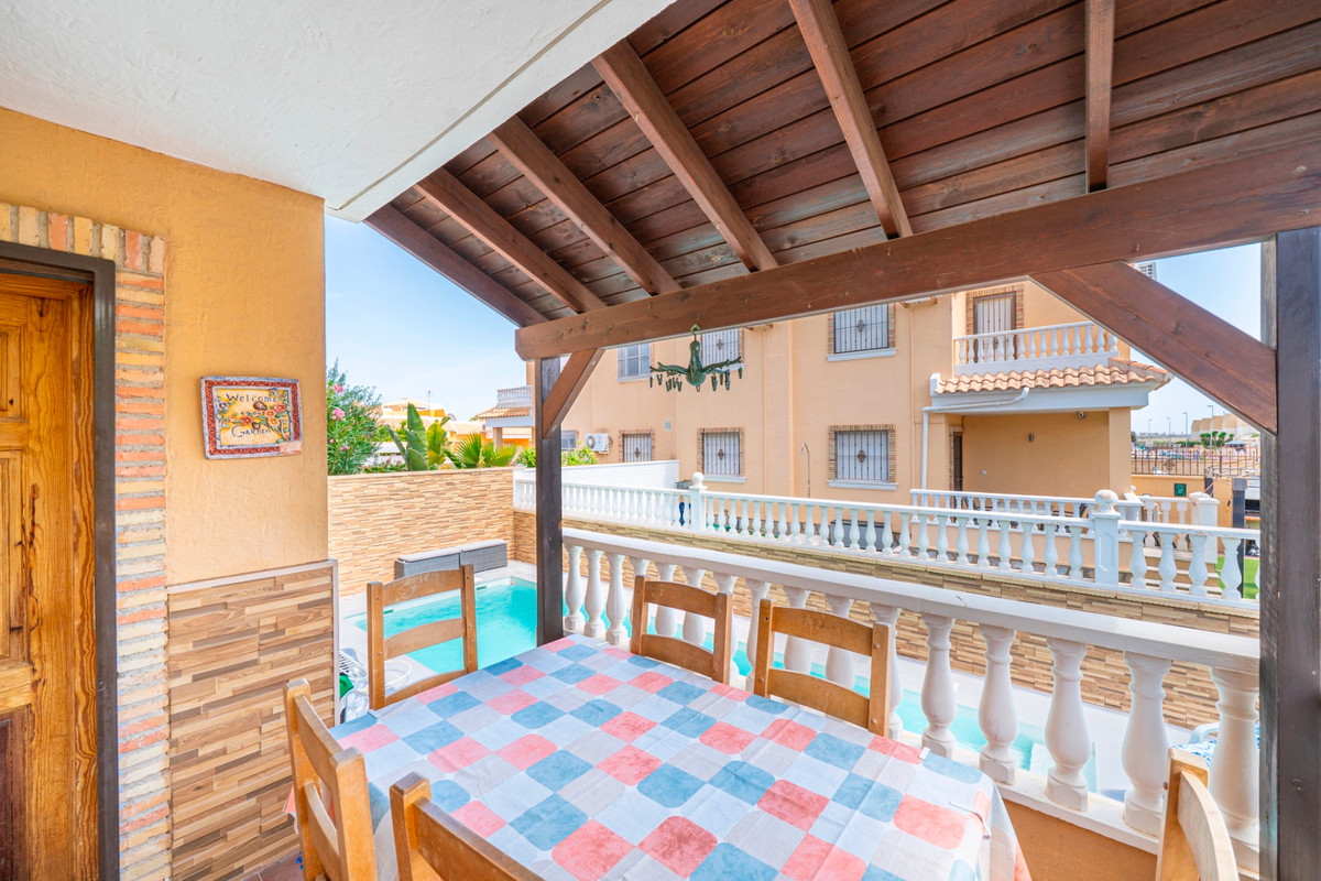 For sale - 3 Bedroom 1 Bathroom House - Semi-Detached House in Rojales - Ciudad Quesada  - Alicante