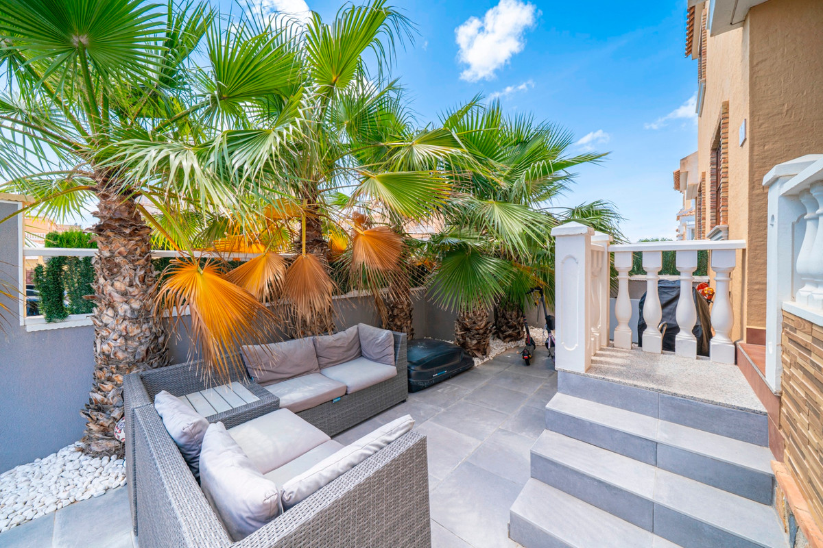 For sale - 3 Bedroom 1 Bathroom House - Quad in Rojales - Ciudad Quesada  - Alicante
