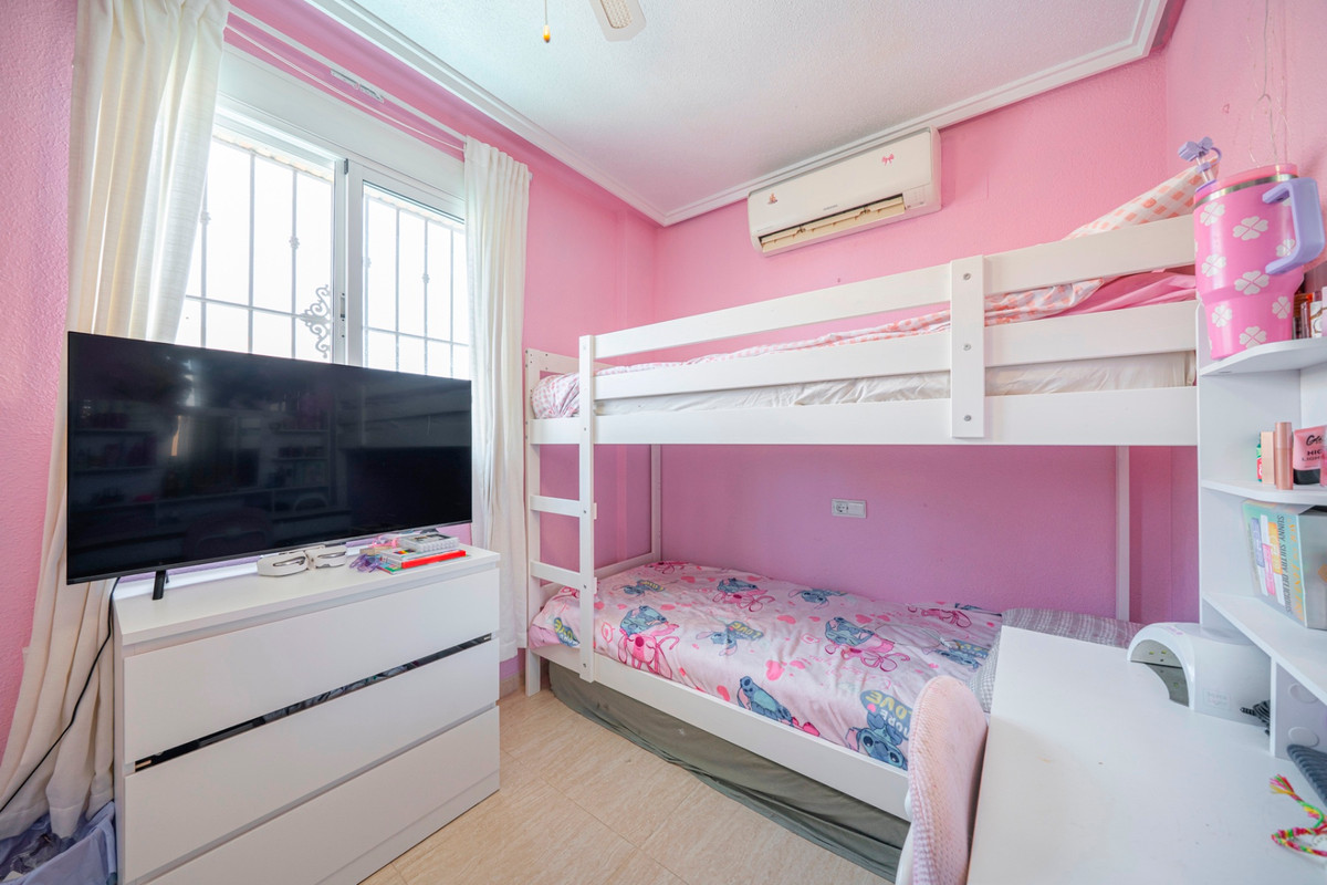 For sale - 3 Bedroom 1 Bathroom House - Quad in Rojales - Ciudad Quesada  - Alicante