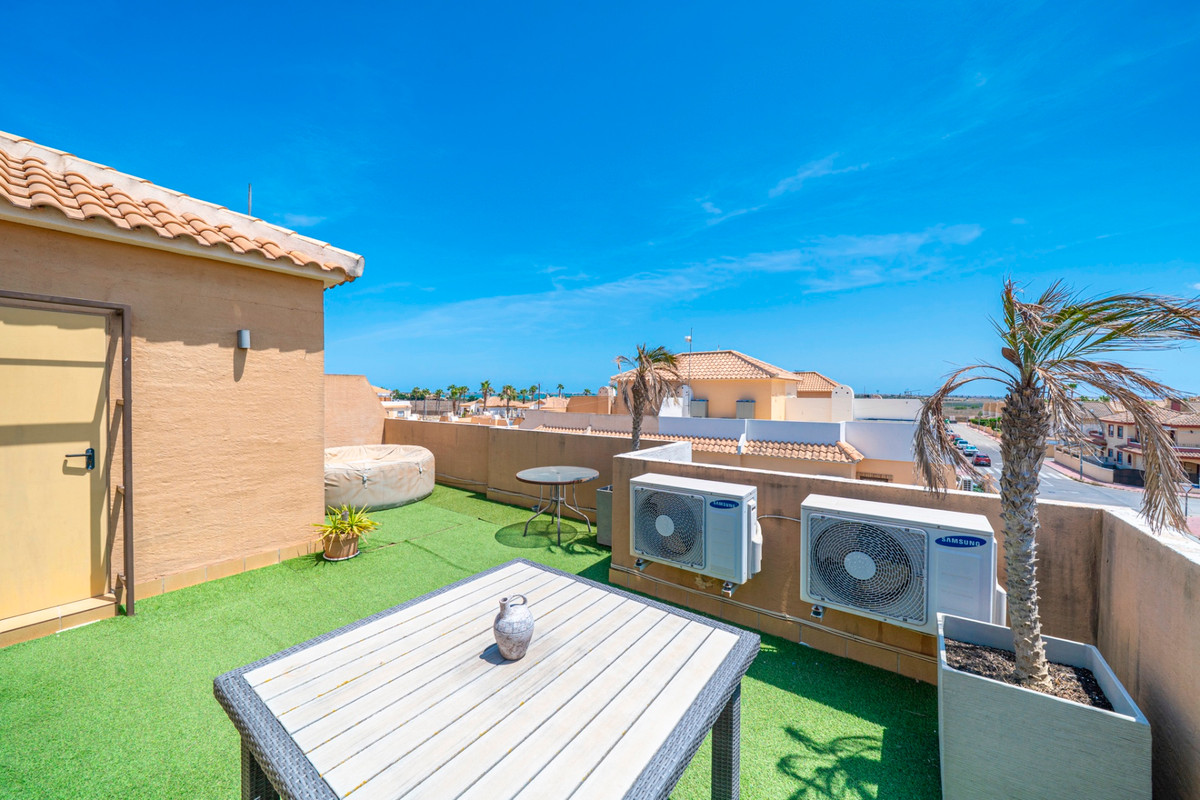 For sale - 3 Bedroom 1 Bathroom House - Semi-Detached House in Rojales - Ciudad Quesada  - Alicante