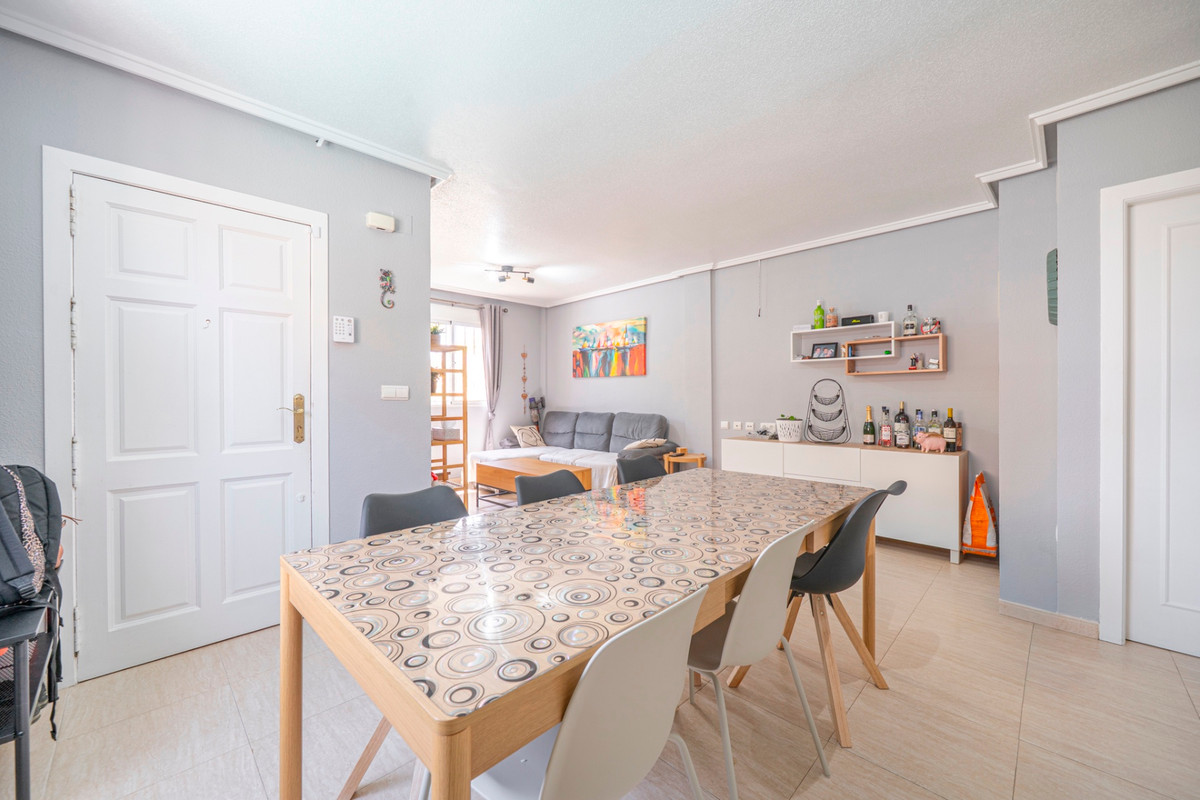 For sale - 3 Bedroom 1 Bathroom House - Semi-Detached House in Rojales - Ciudad Quesada  - Alicante