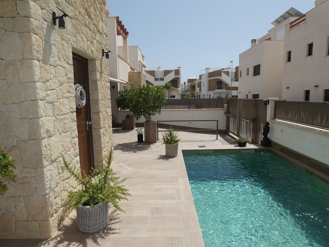 For sale - 3 Bedroom 2 Bathroom House - Detached Villa in Rojales - Ciudad Quesada  - Alicante