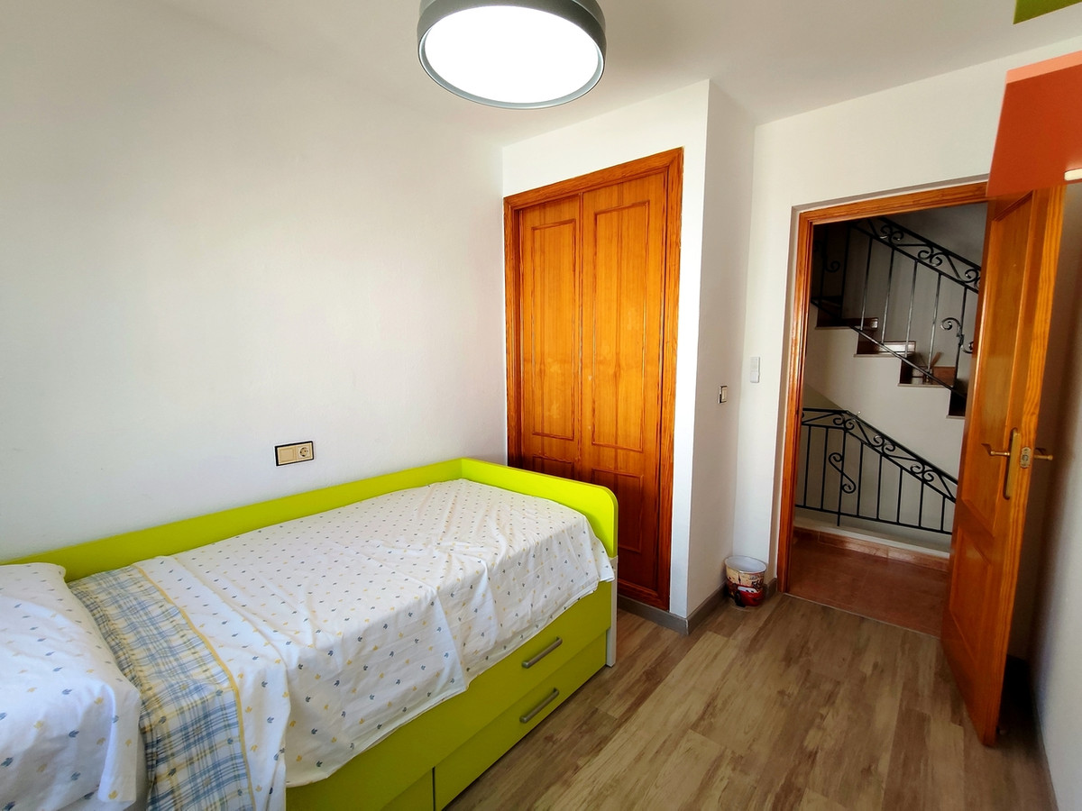 For sale - 6 Bedroom 2 Bathroom House - Townhouse in Orihuela - Los Altos  - Alicante