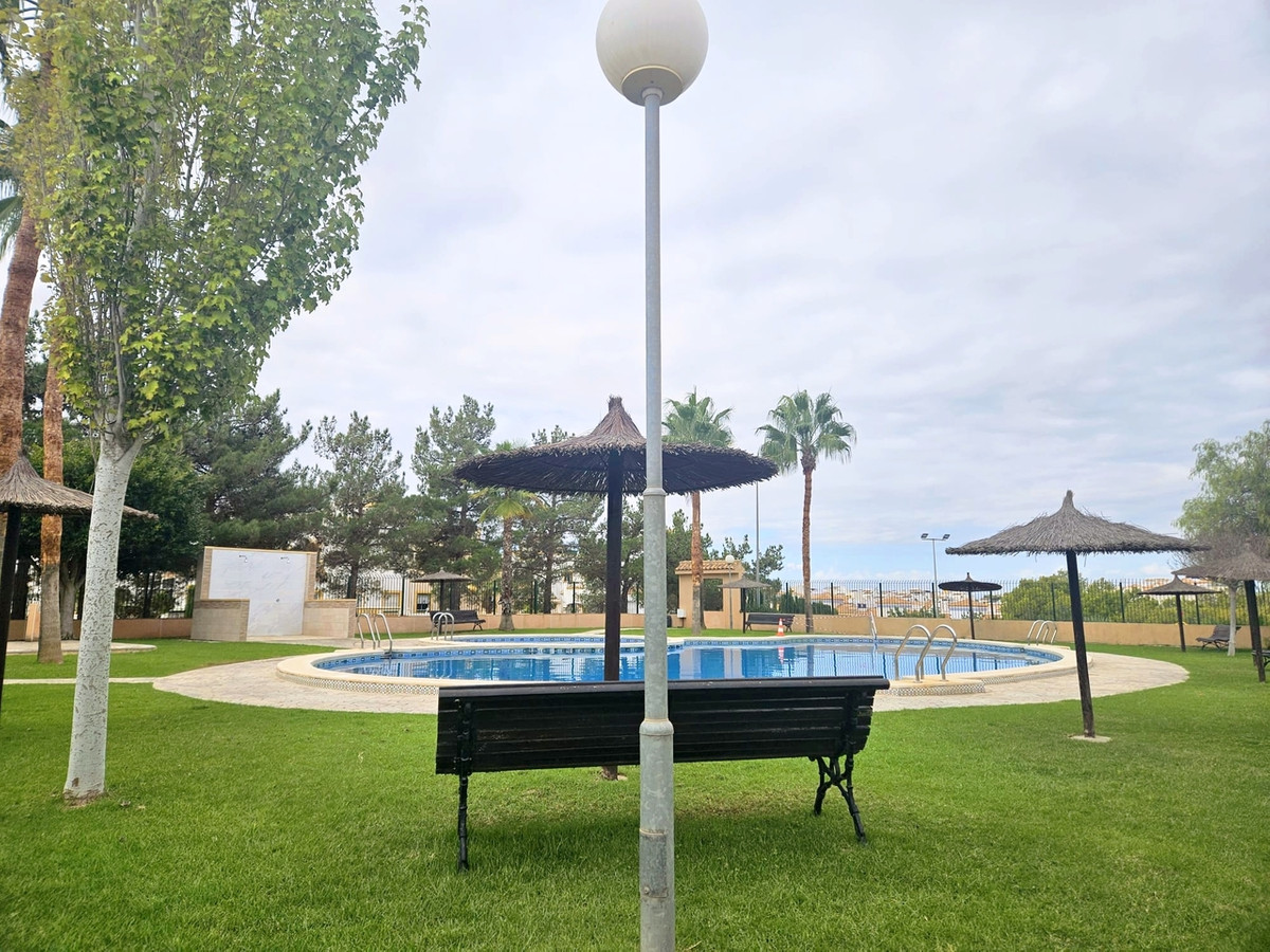 For sale - 6 Bedroom 2 Bathroom House - Townhouse in Orihuela - Los Altos  - Alicante