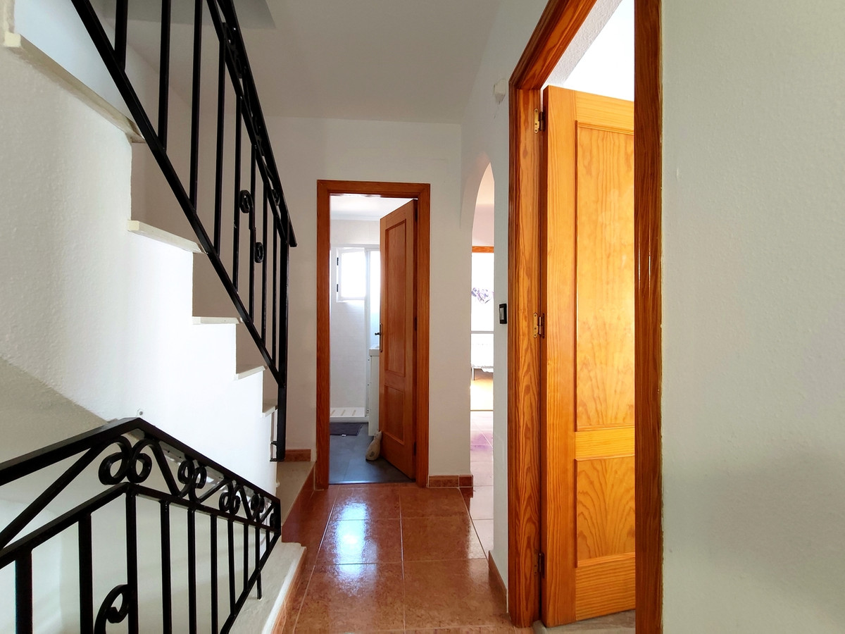 For sale - 6 Bedroom 2 Bathroom House - Townhouse in Orihuela - Los Altos  - Alicante