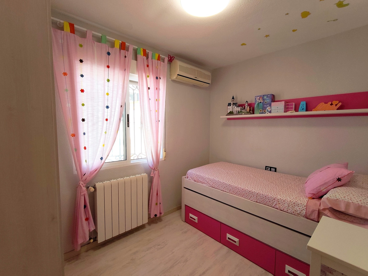 For sale - 6 Bedroom 2 Bathroom House - Townhouse in Orihuela - Los Altos  - Alicante