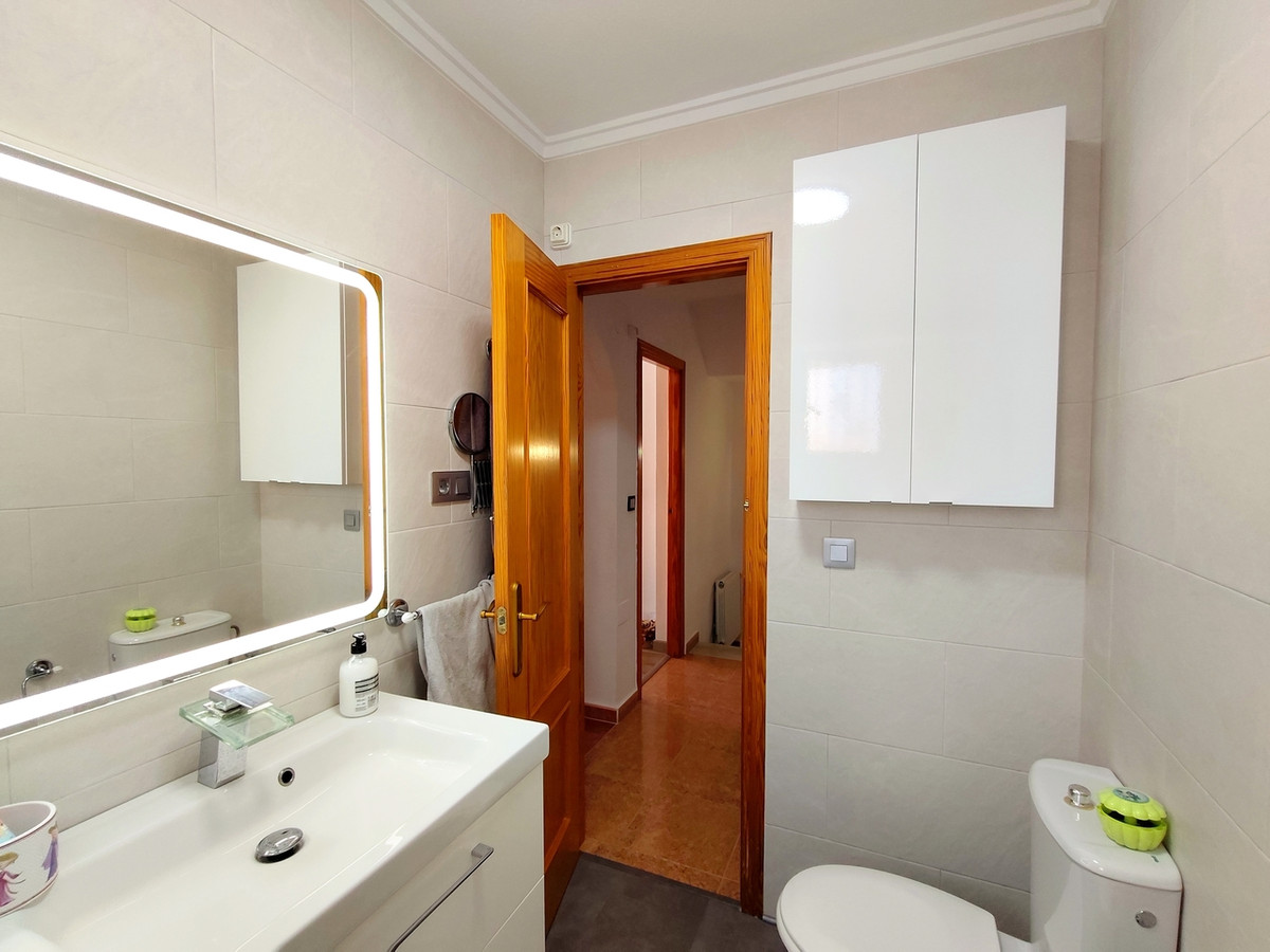 For sale - 6 Bedroom 2 Bathroom House - Townhouse in Orihuela - Los Altos  - Alicante