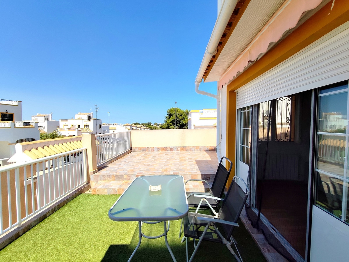 For sale - 6 Bedroom 2 Bathroom House - Townhouse in Orihuela - Los Altos  - Alicante