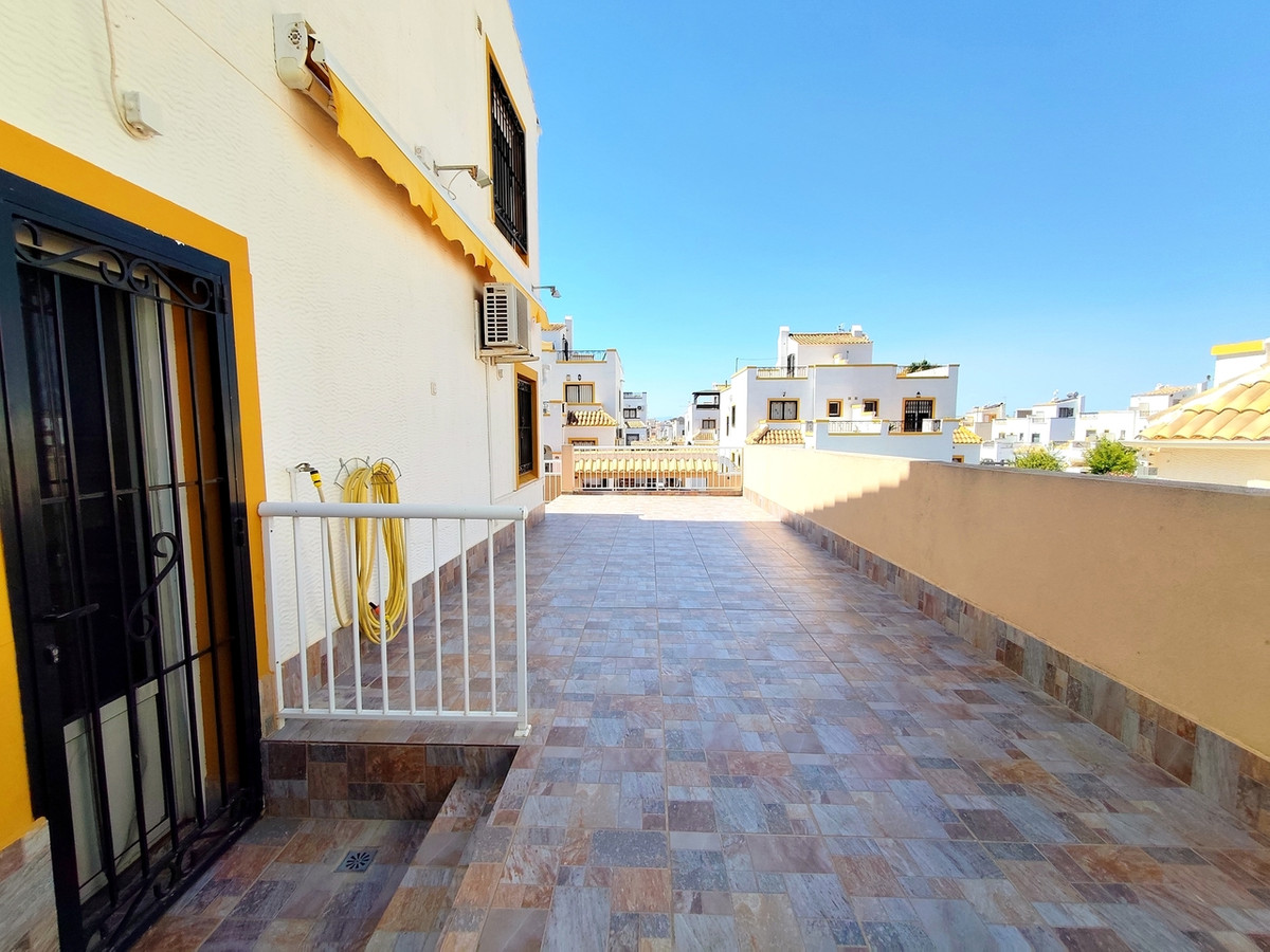 For sale - 6 Bedroom 2 Bathroom House - Townhouse in Orihuela - Los Altos  - Alicante