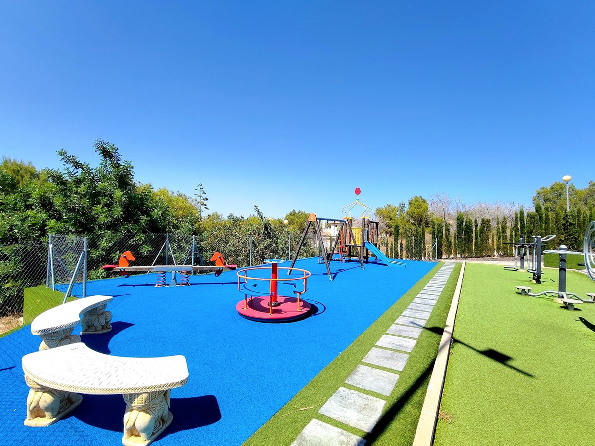 For sale - 6 Bedroom 2 Bathroom House - Townhouse in Orihuela - Los Altos  - Alicante