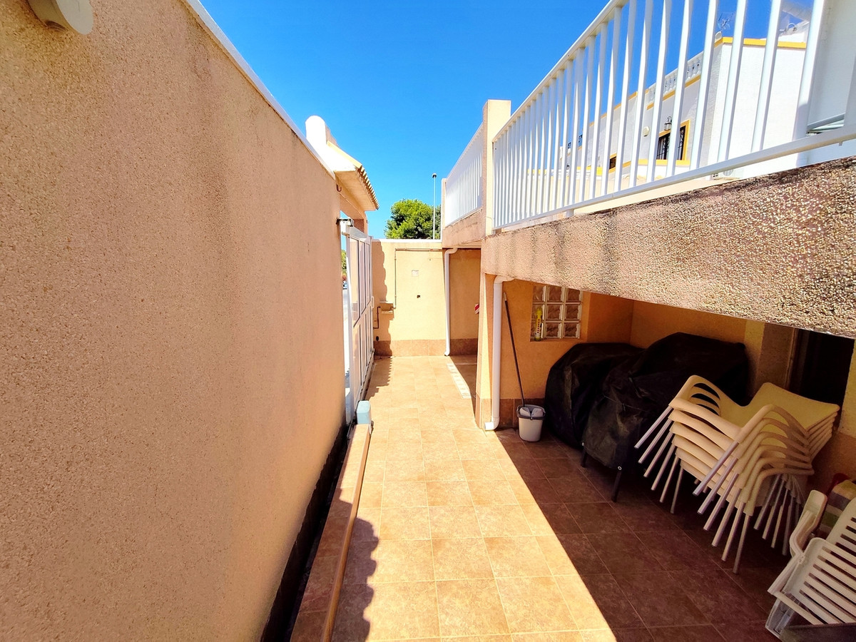 For sale - 6 Bedroom 2 Bathroom House - Townhouse in Orihuela - Los Altos  - Alicante