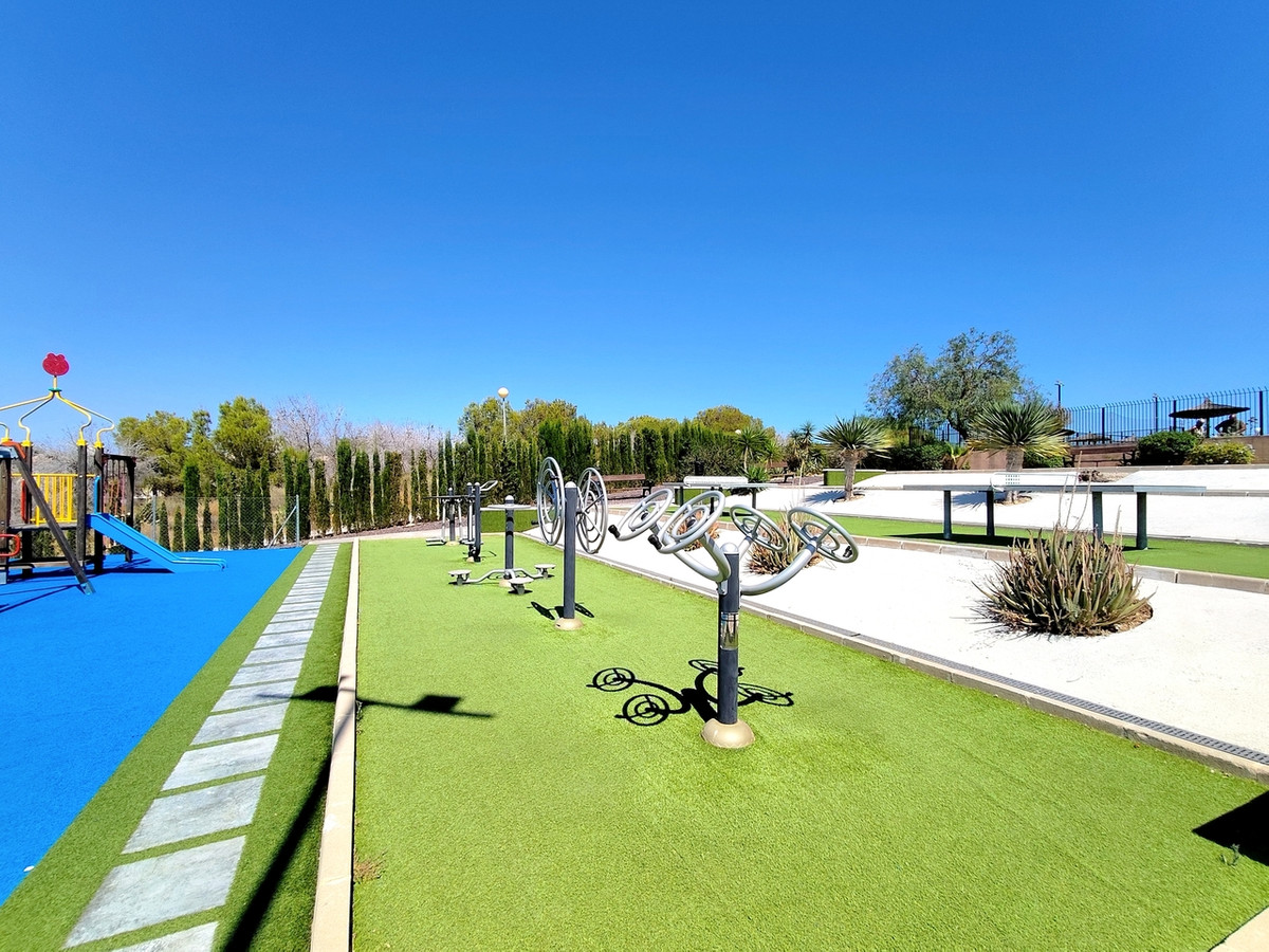 For sale - 6 Bedroom 2 Bathroom House - Townhouse in Orihuela - Los Altos  - Alicante