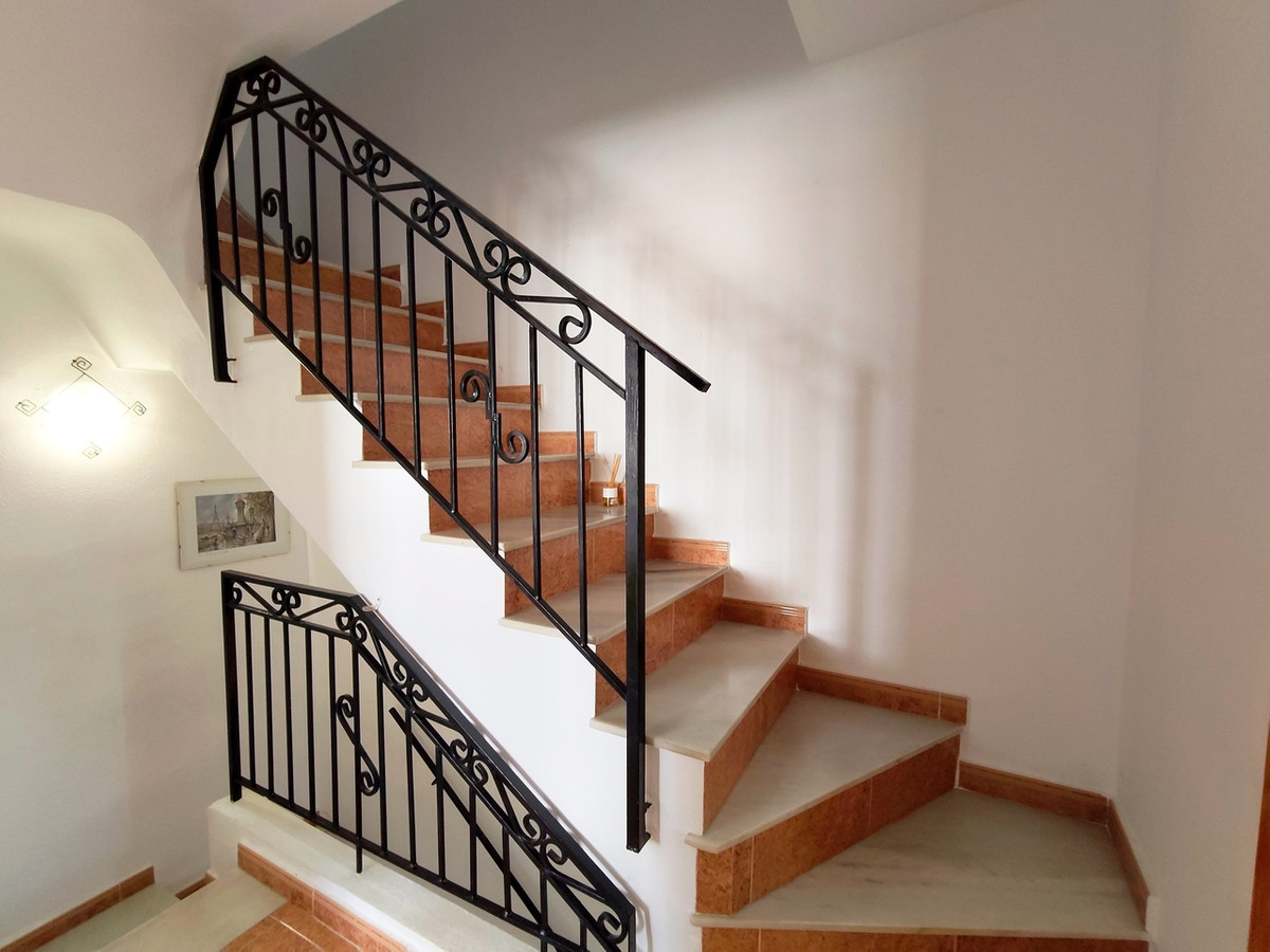 For sale - 6 Bedroom 2 Bathroom House - Townhouse in Orihuela - Los Altos  - Alicante