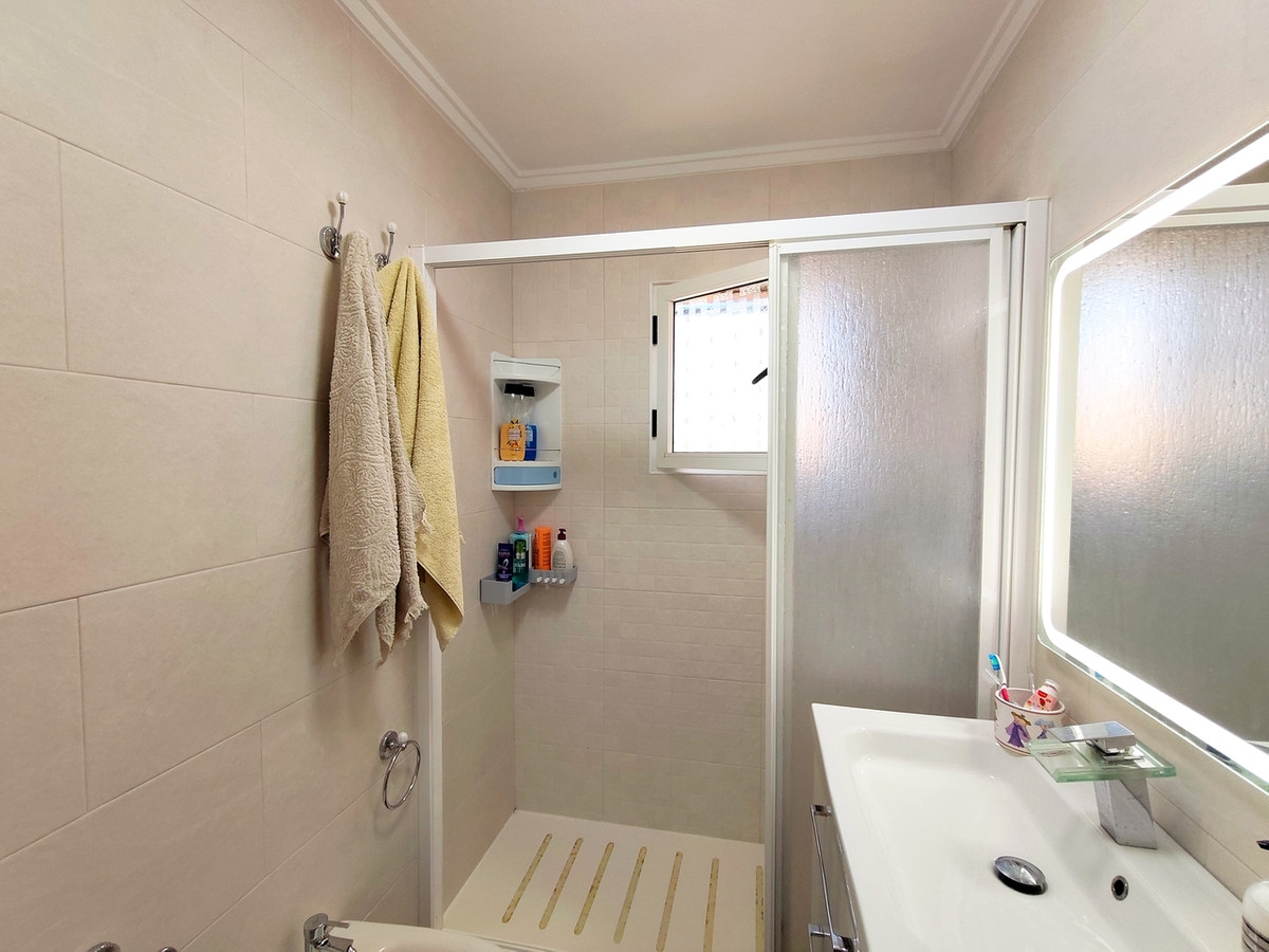 For sale - 6 Bedroom 2 Bathroom House - Townhouse in Orihuela - Los Altos  - Alicante