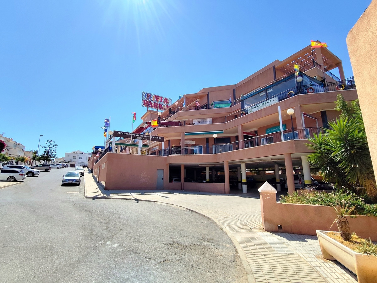 For sale - 6 Bedroom 2 Bathroom House - Townhouse in Orihuela - Los Altos  - Alicante