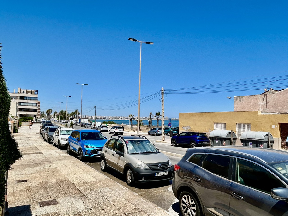 For sale - 2 Bedroom 1 Bathroom Apartment - Ground Floor Apartment in Torrevieja - Torrevieja Centro  - Alicante