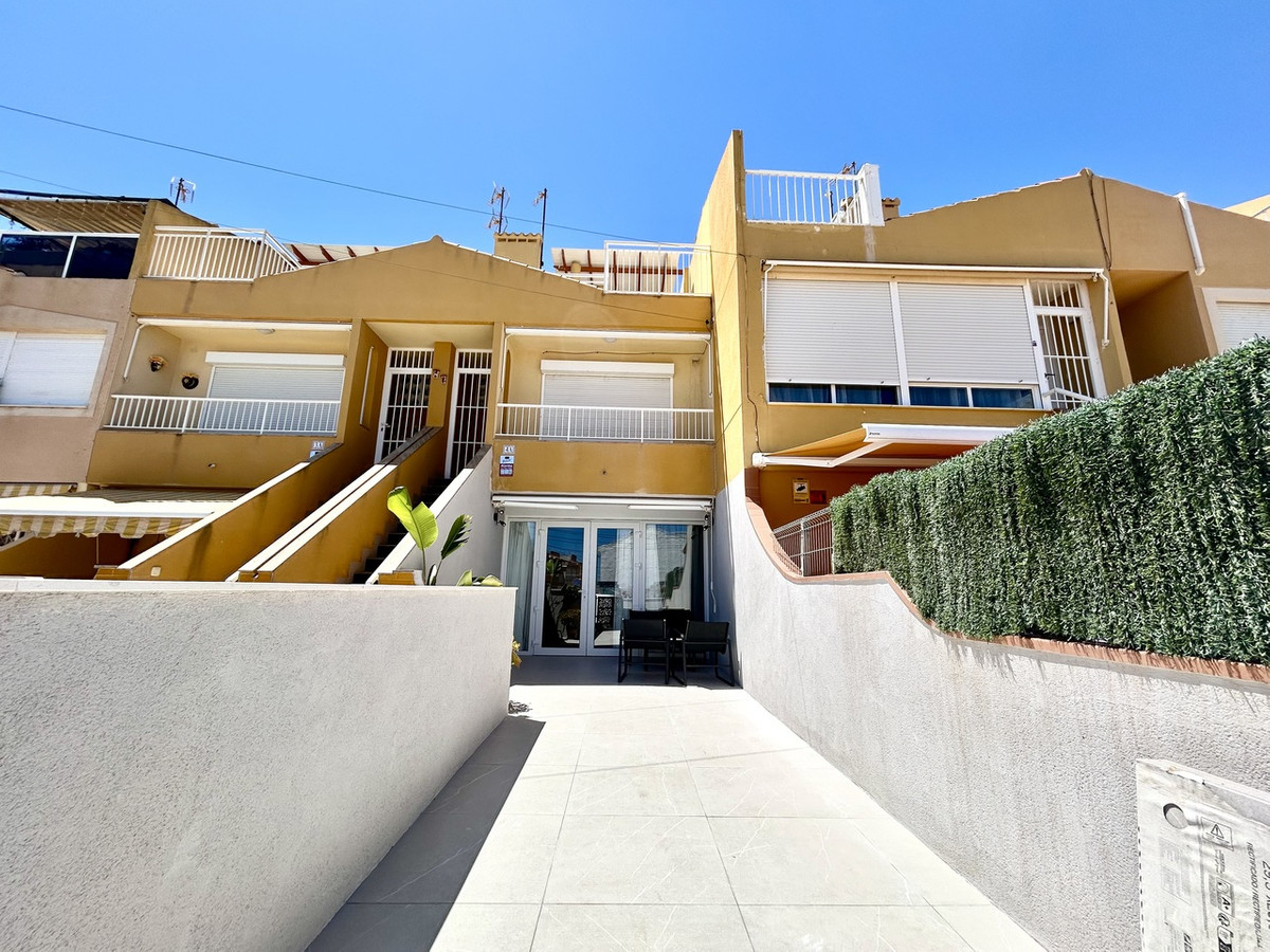 For sale - 2 Bedroom 1 Bathroom Apartment - Ground Floor Apartment in Torrevieja - Torrevieja Centro  - Alicante