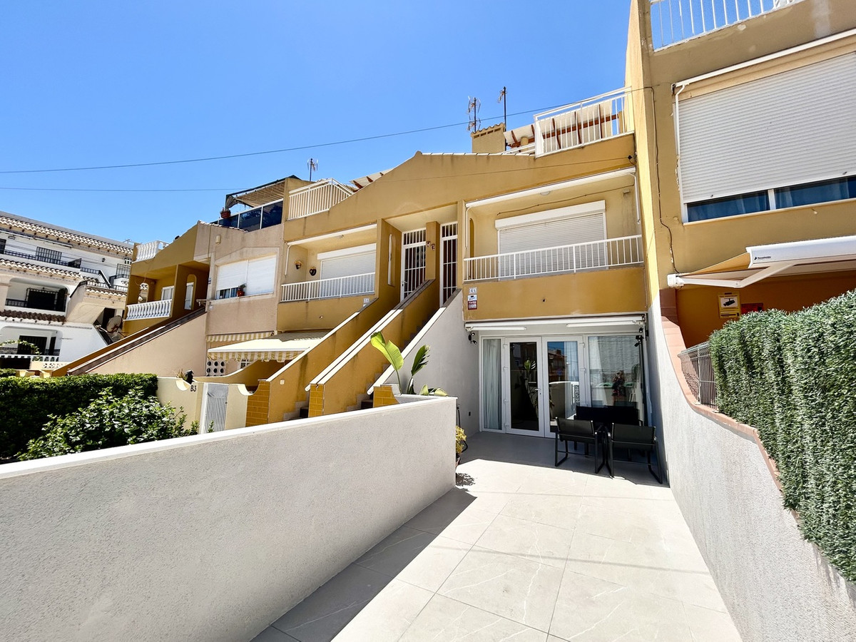 For sale - 2 Bedroom 1 Bathroom Apartment - Ground Floor Apartment in Torrevieja - Torrevieja Centro  - Alicante