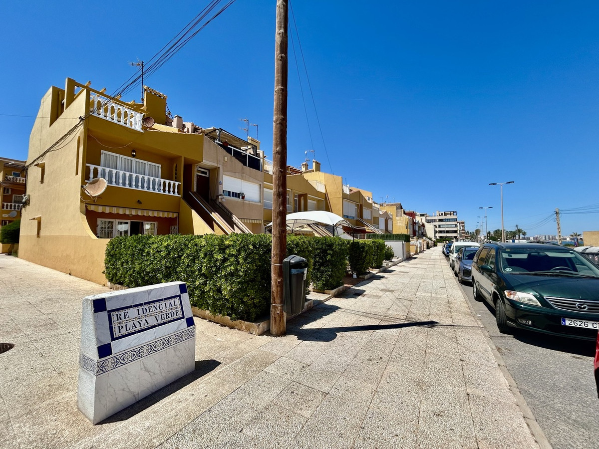 For sale - 2 Bedroom 1 Bathroom Apartment - Ground Floor Apartment in Torrevieja - Torrevieja Centro  - Alicante
