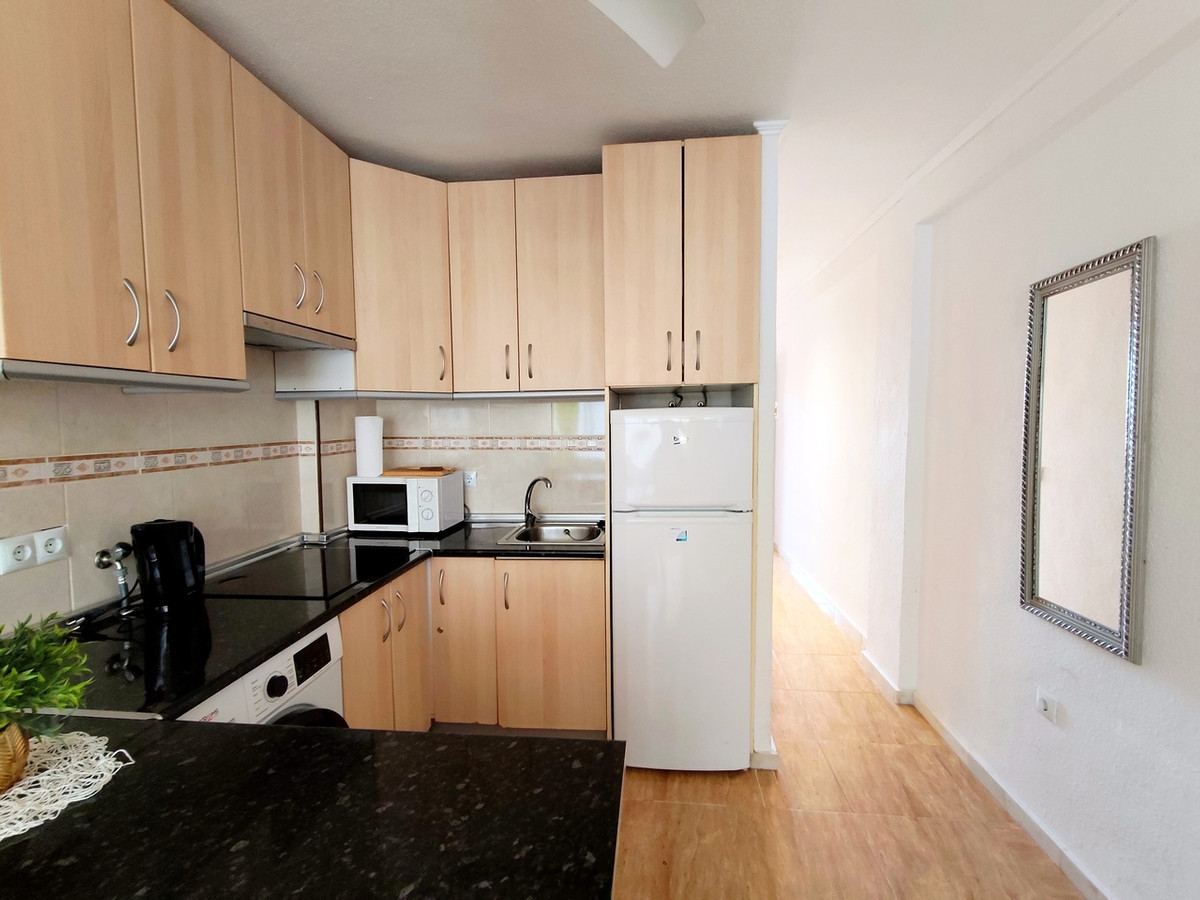 For sale - 1 Bedroom 1 Bathroom Apartment - Middle Floor Apartment in Torrevieja - Torrevieja Centro  - Alicante