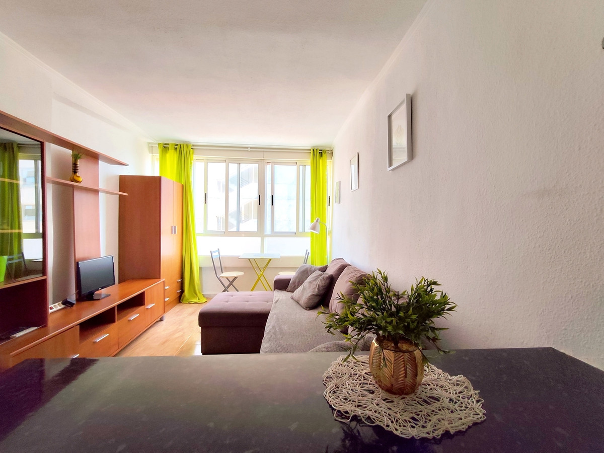 For sale - 1 Bedroom 1 Bathroom Apartment - Middle Floor Apartment in Torrevieja - Torrevieja Centro  - Alicante