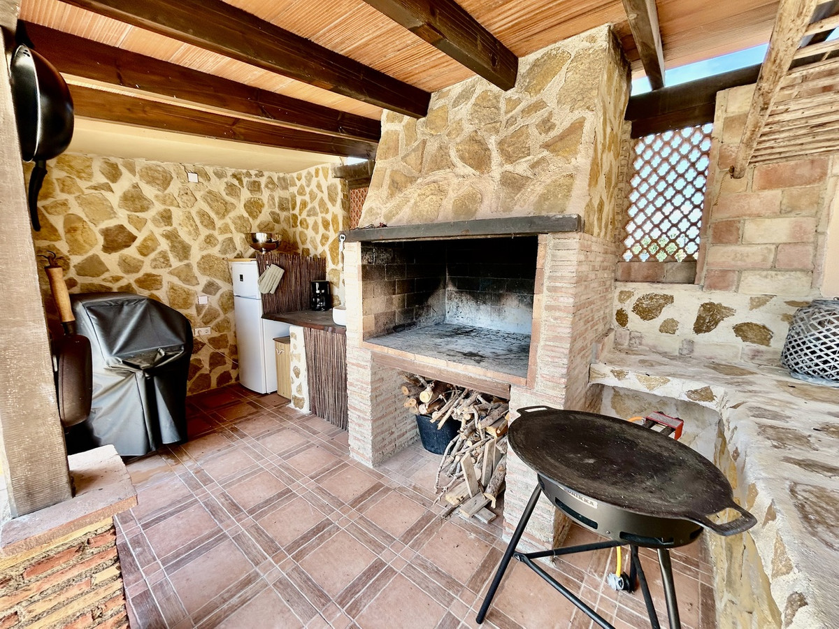 For sale - 5 Bedroom 3 Bathroom House - Detached Villa in Orihuela - La Zenia  - Alicante