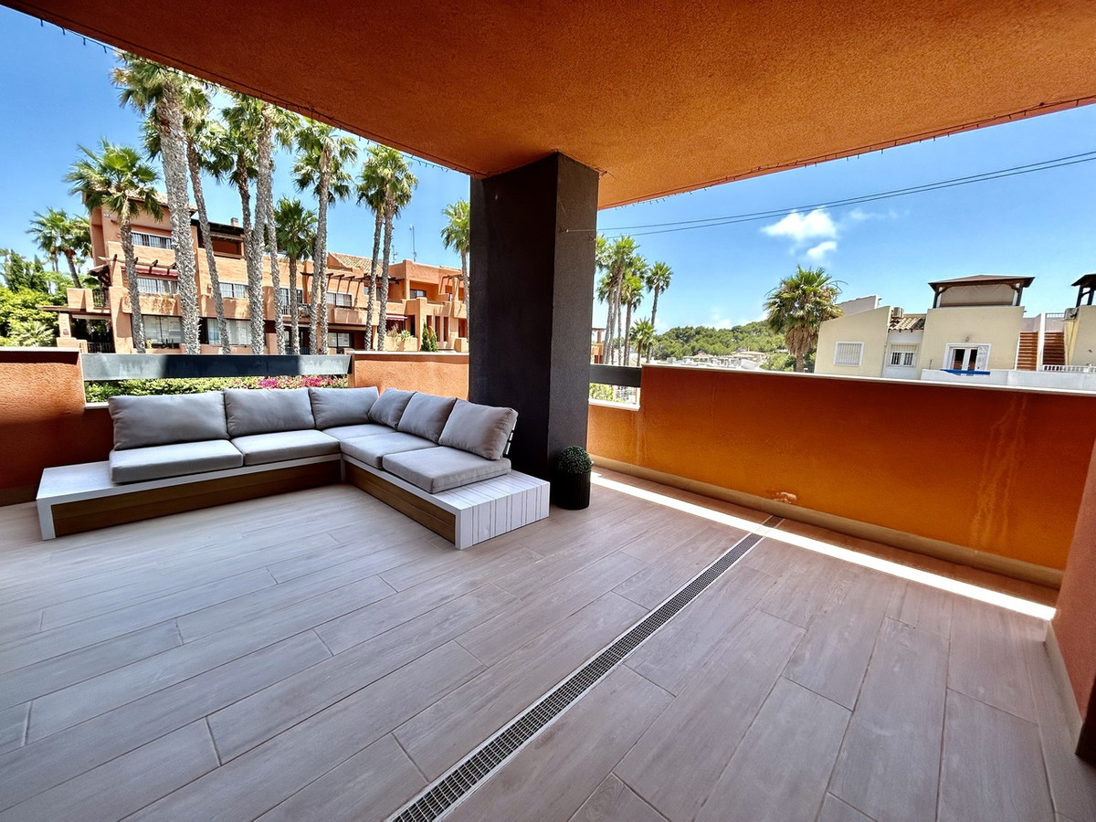 For sale - 2 Bedroom 2 Bathroom Apartment - Ground Floor Apartment in Orihuela - Villamartin  - Alicante