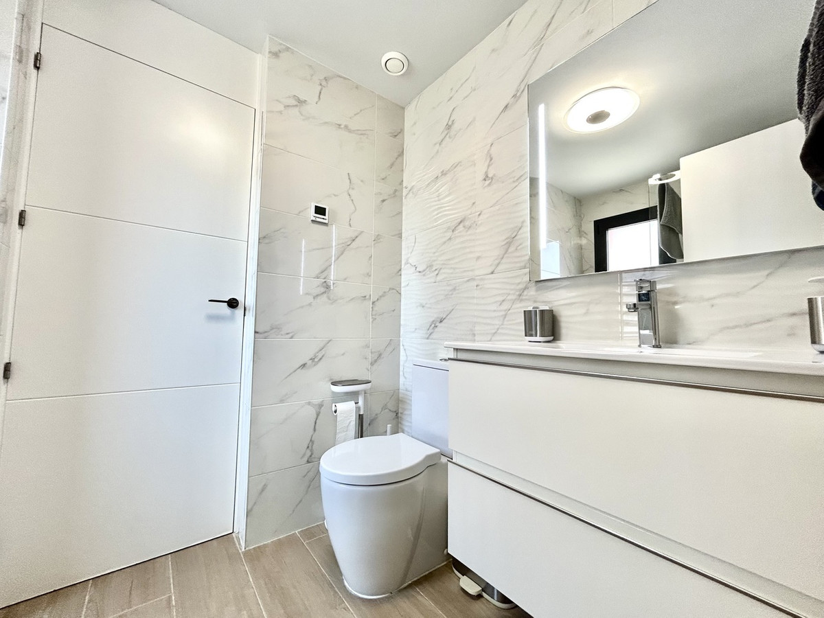 For sale - 2 Bedroom 2 Bathroom Apartment - Ground Floor Apartment in Orihuela - Villamartin  - Alicante