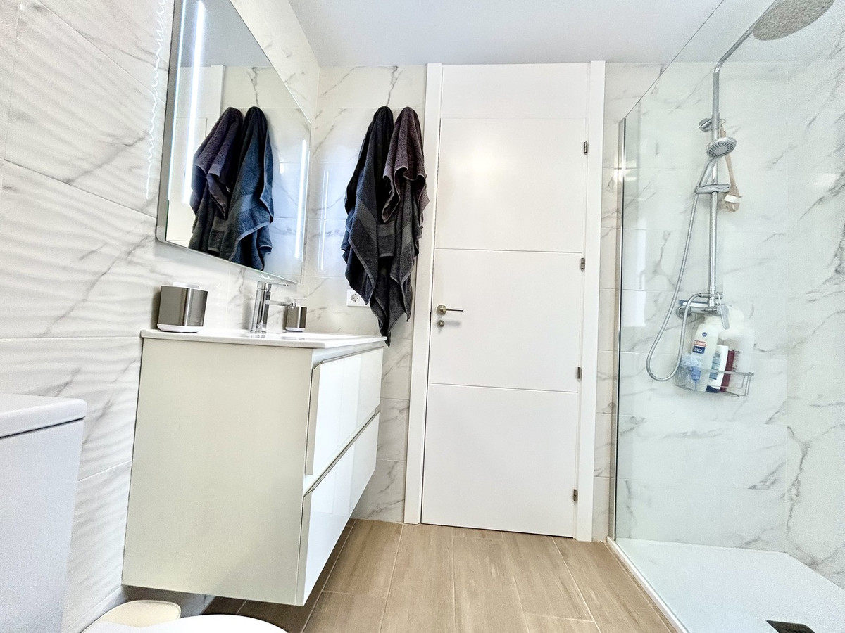 For sale - 2 Bedroom 2 Bathroom Apartment - Ground Floor Apartment in Orihuela - Villamartin  - Alicante