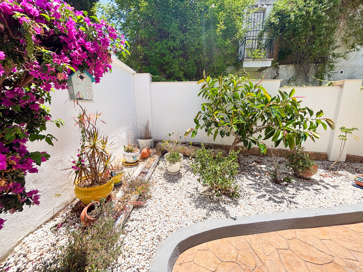 For sale - 7 Bedroom 4 Bathroom House - Detached Villa in Orihuela - Dehesa de Campoamor  - Alicante