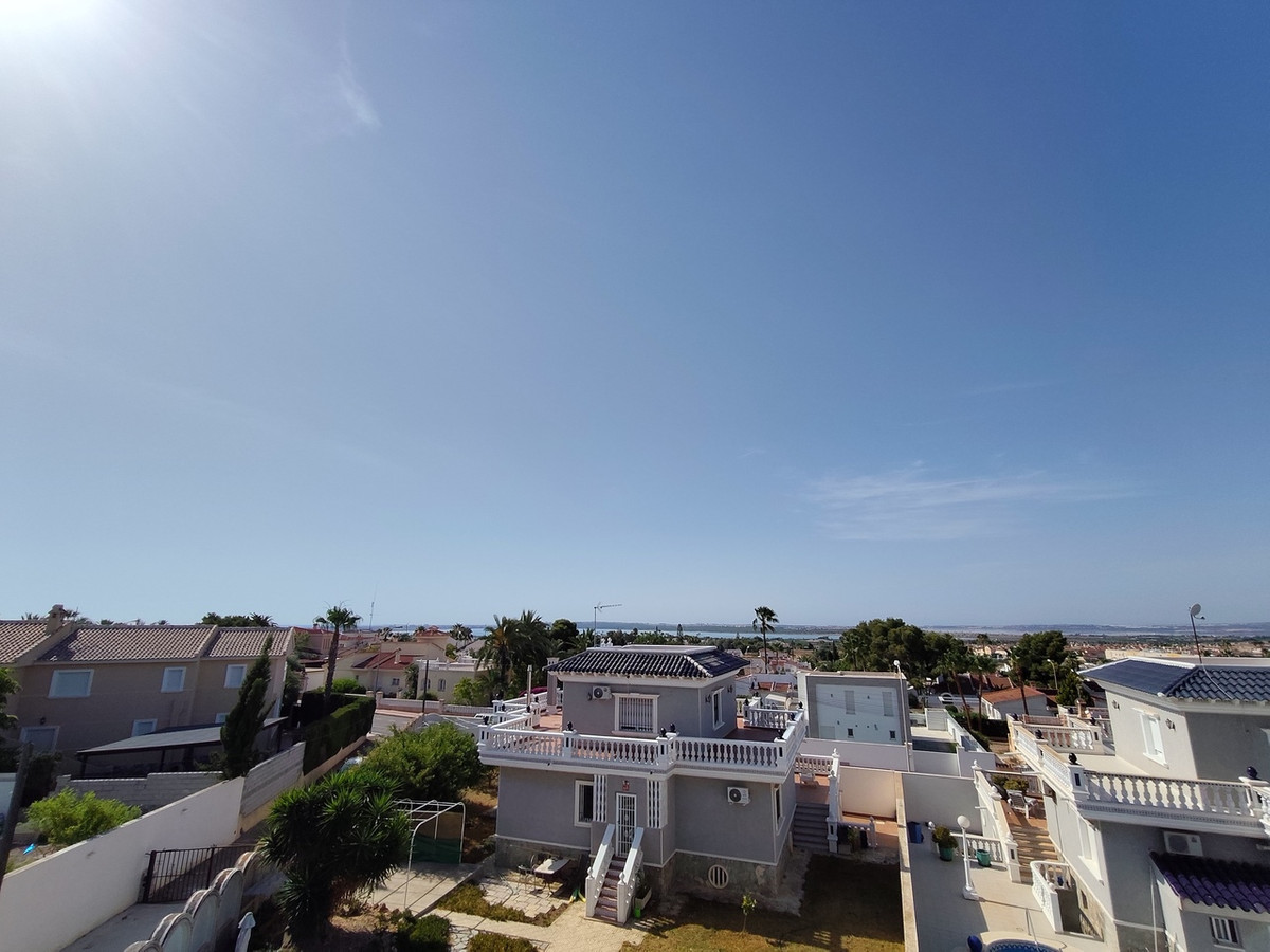 For sale - 4 Bedroom 4 Bathroom House - Detached Villa in Rojales - Ciudad Quesada  - Alicante
