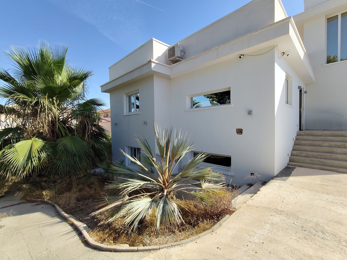 For sale - 4 Bedroom 4 Bathroom House - Detached Villa in Rojales - Ciudad Quesada  - Alicante