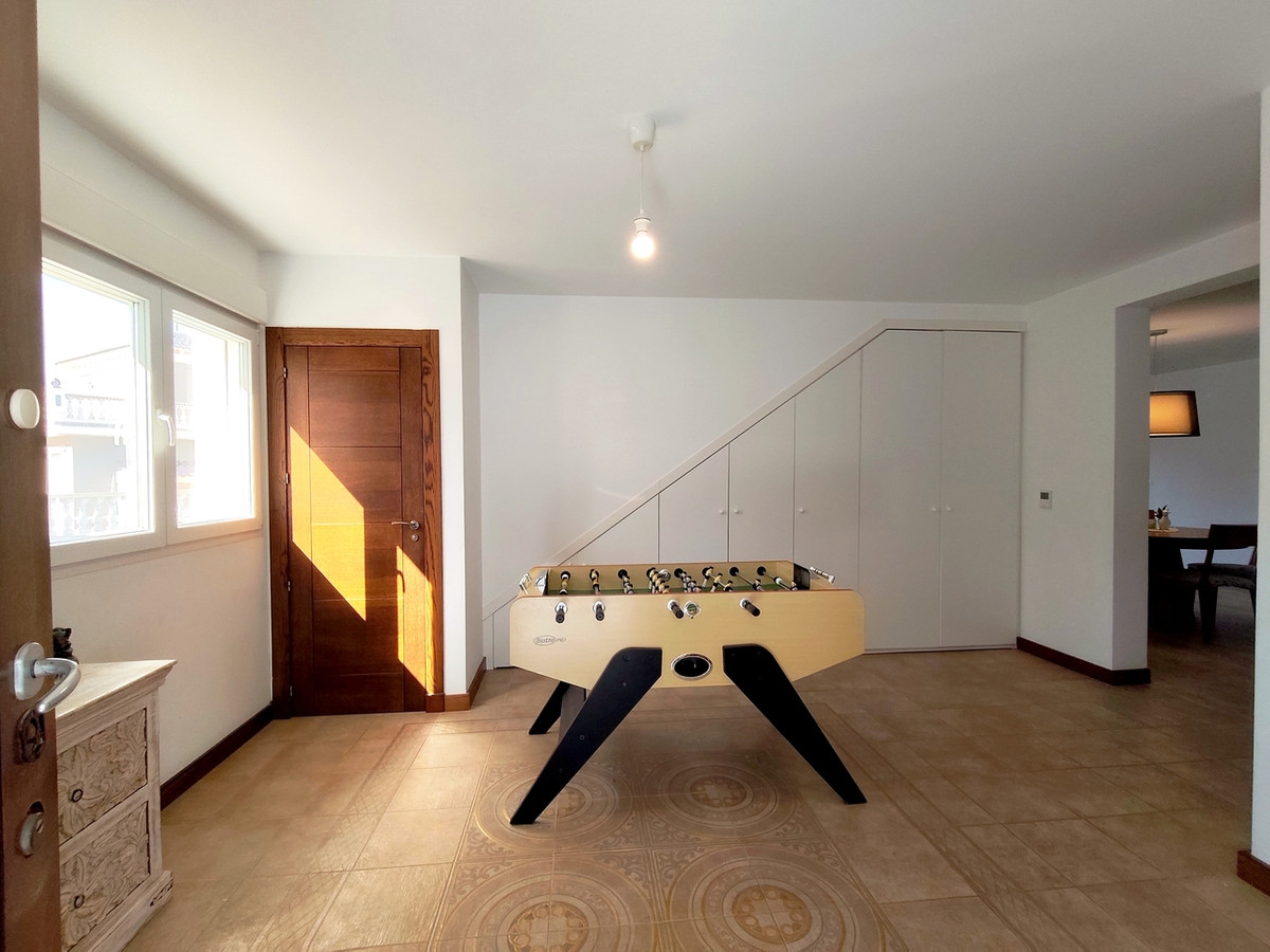 For sale - 4 Bedroom 4 Bathroom House - Detached Villa in Rojales - Ciudad Quesada  - Alicante