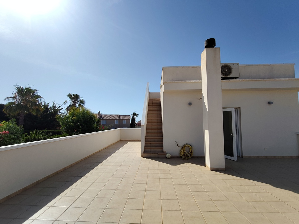 For sale - 4 Bedroom 4 Bathroom House - Detached Villa in Rojales - Ciudad Quesada  - Alicante