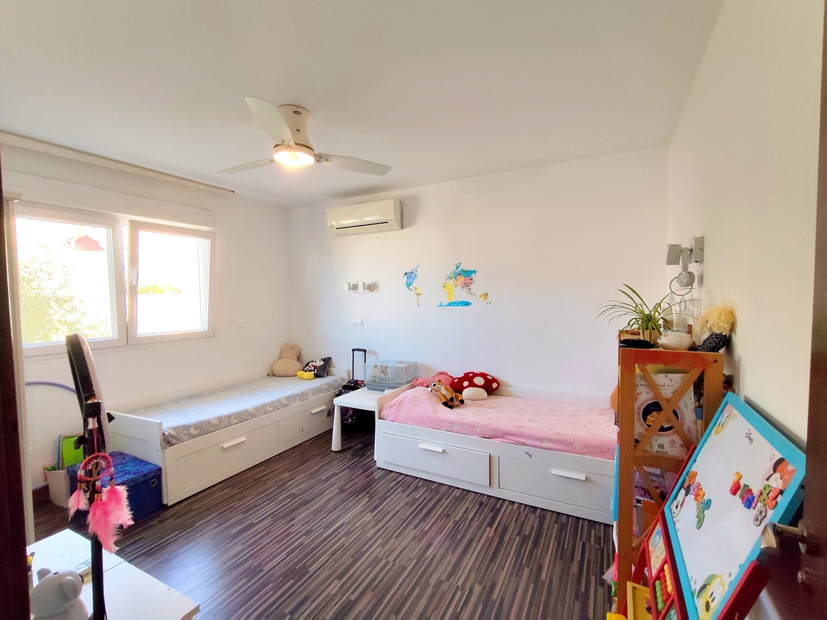 For sale - 4 Bedroom 4 Bathroom House - Detached Villa in Rojales - Ciudad Quesada  - Alicante