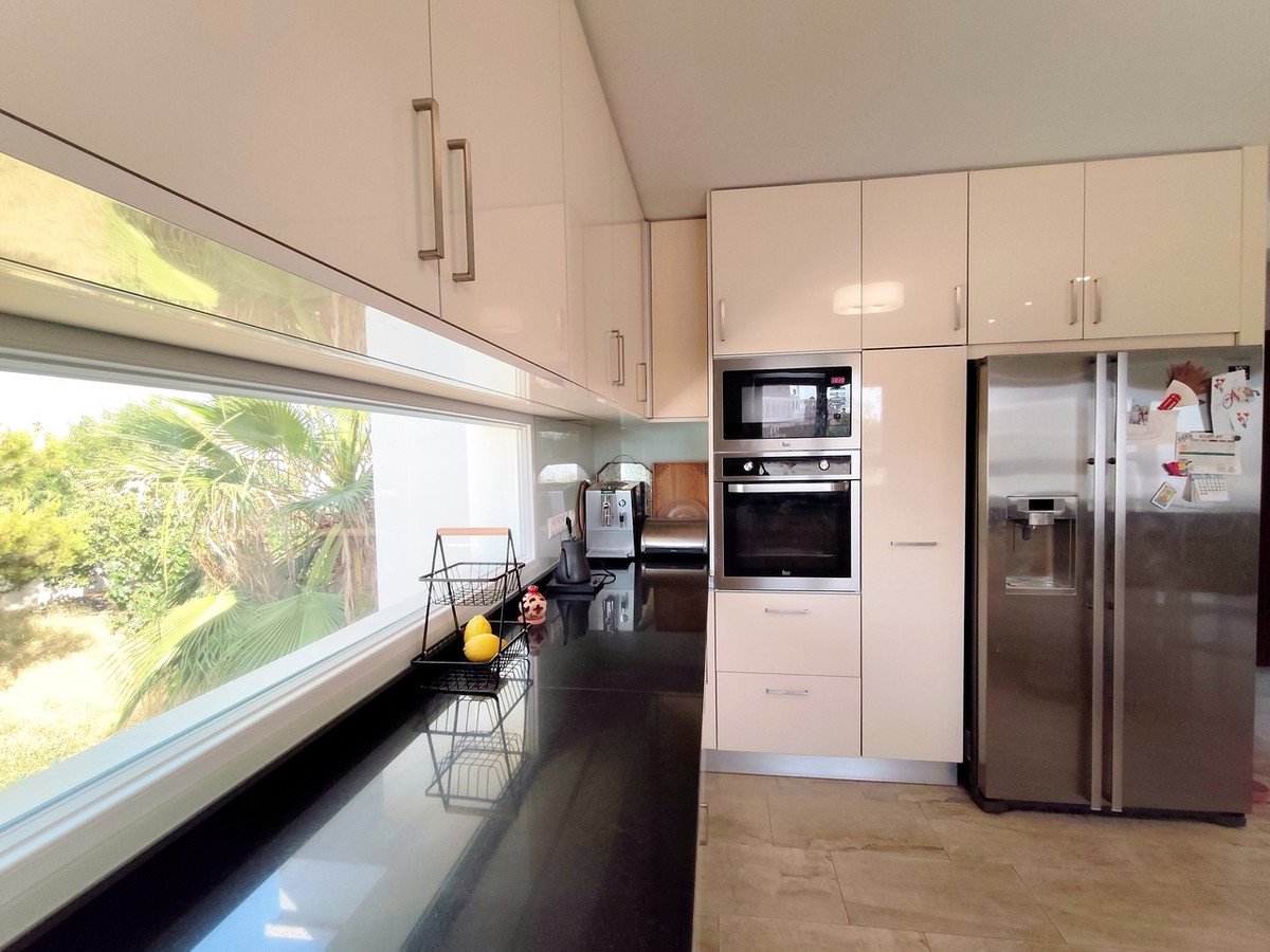 For sale - 4 Bedroom 4 Bathroom House - Detached Villa in Rojales - Ciudad Quesada  - Alicante