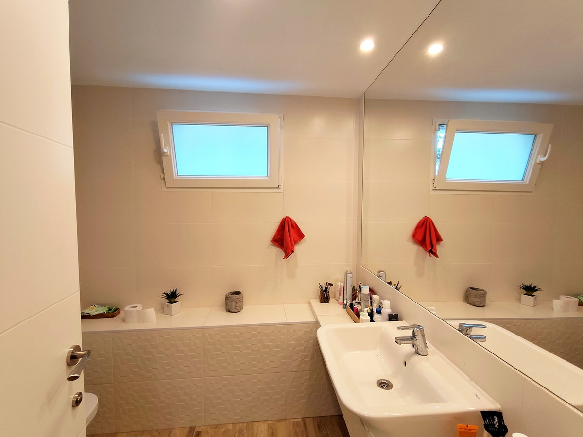 For sale - 4 Bedroom 4 Bathroom House - Detached Villa in Rojales - Ciudad Quesada  - Alicante