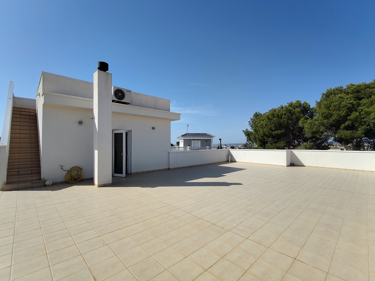 For sale - 4 Bedroom 4 Bathroom House - Detached Villa in Rojales - Ciudad Quesada  - Alicante