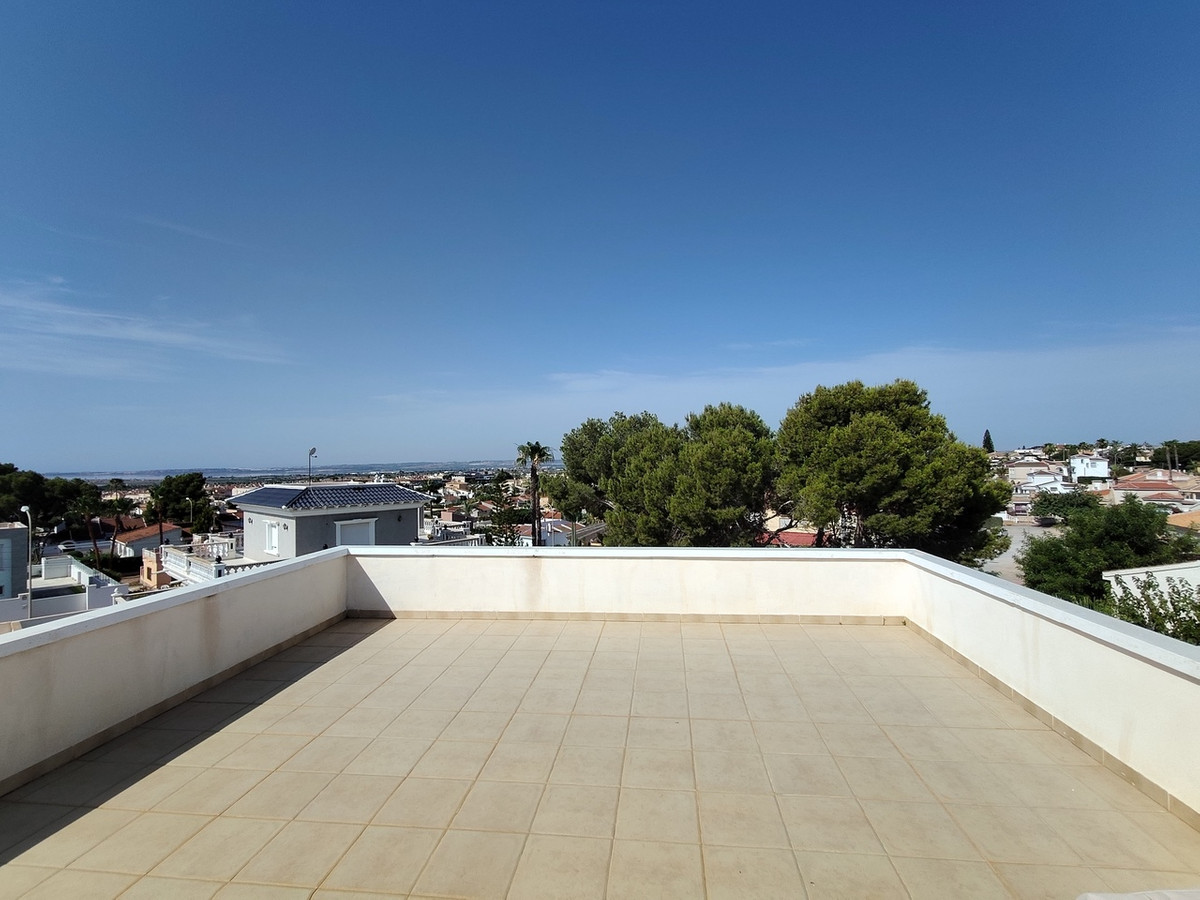 For sale - 4 Bedroom 4 Bathroom House - Detached Villa in Rojales - Ciudad Quesada  - Alicante
