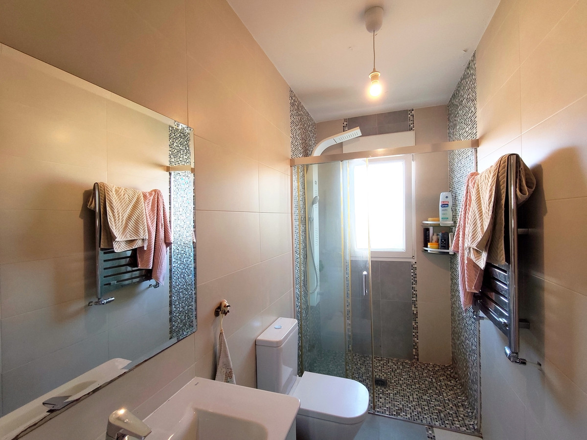 For sale - 4 Bedroom 4 Bathroom House - Detached Villa in Rojales - Ciudad Quesada  - Alicante