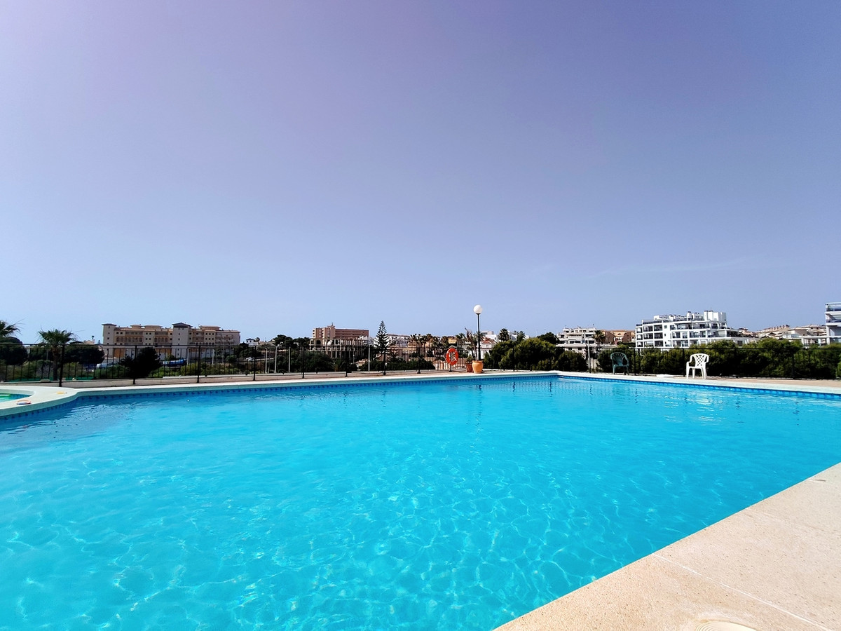 For sale - 2 Bedroom 1 Bathroom Apartment in La Zenia  - La Zenia  - Alicante