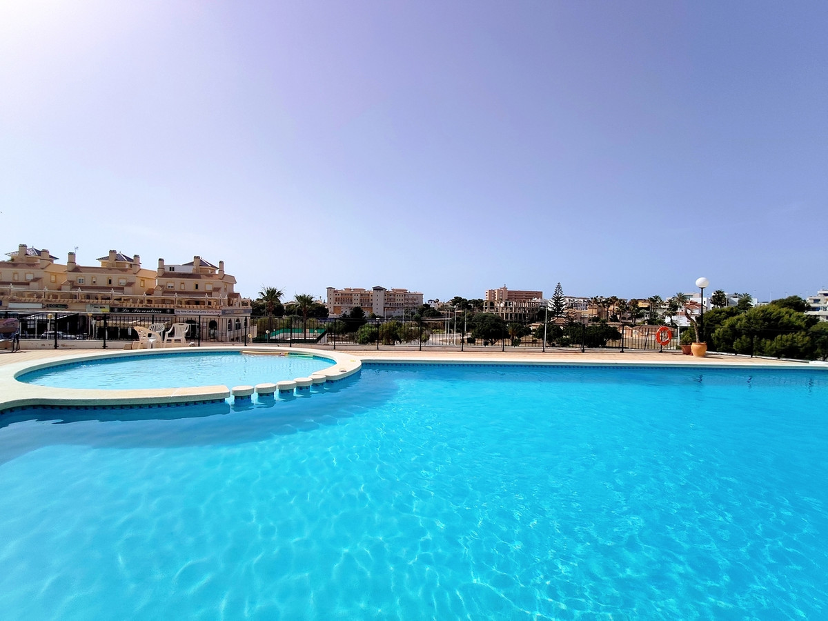 For sale - 2 Bedroom 1 Bathroom Apartment in La Zenia  - La Zenia  - Alicante