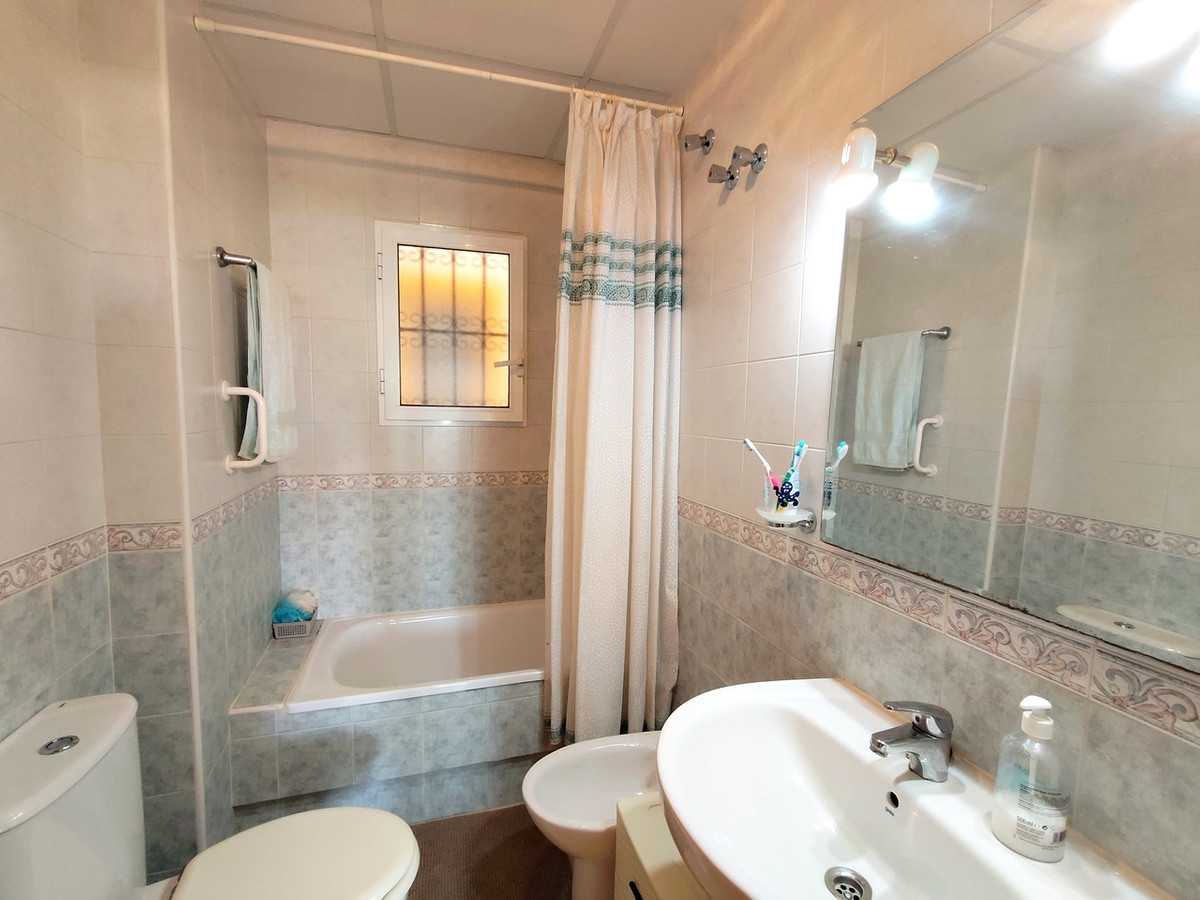 For sale - 2 Bedroom 1 Bathroom Apartment in La Zenia  - La Zenia  - Alicante
