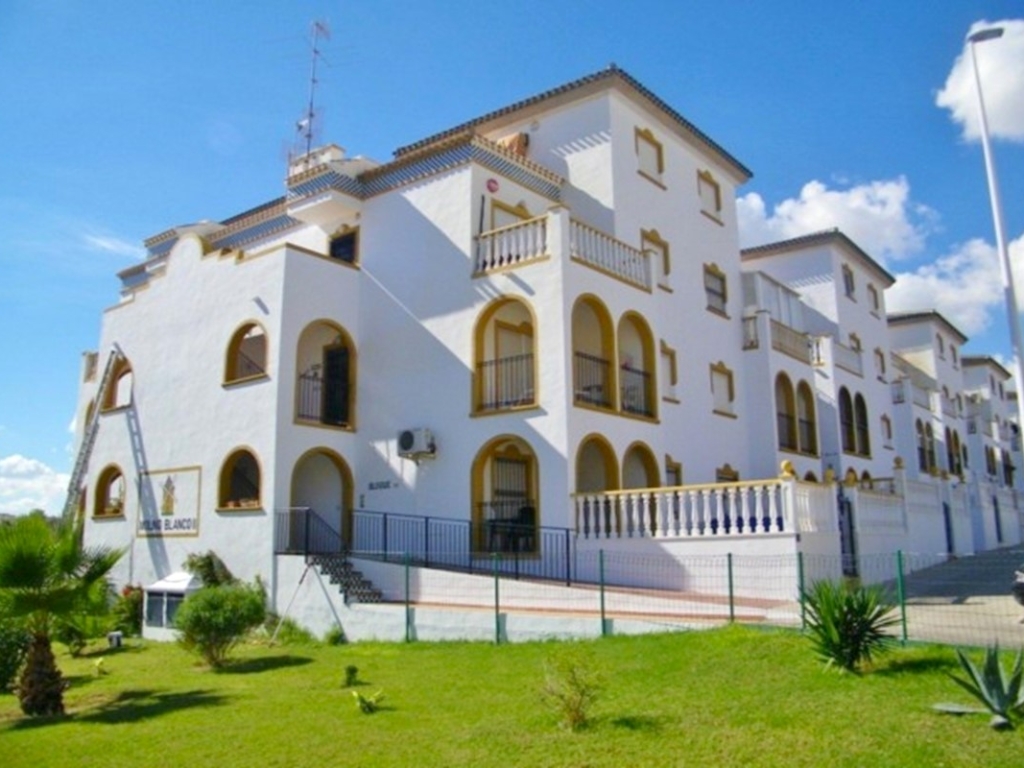 2 Bedroom 1 Bathroom Apartment in La Zenia 