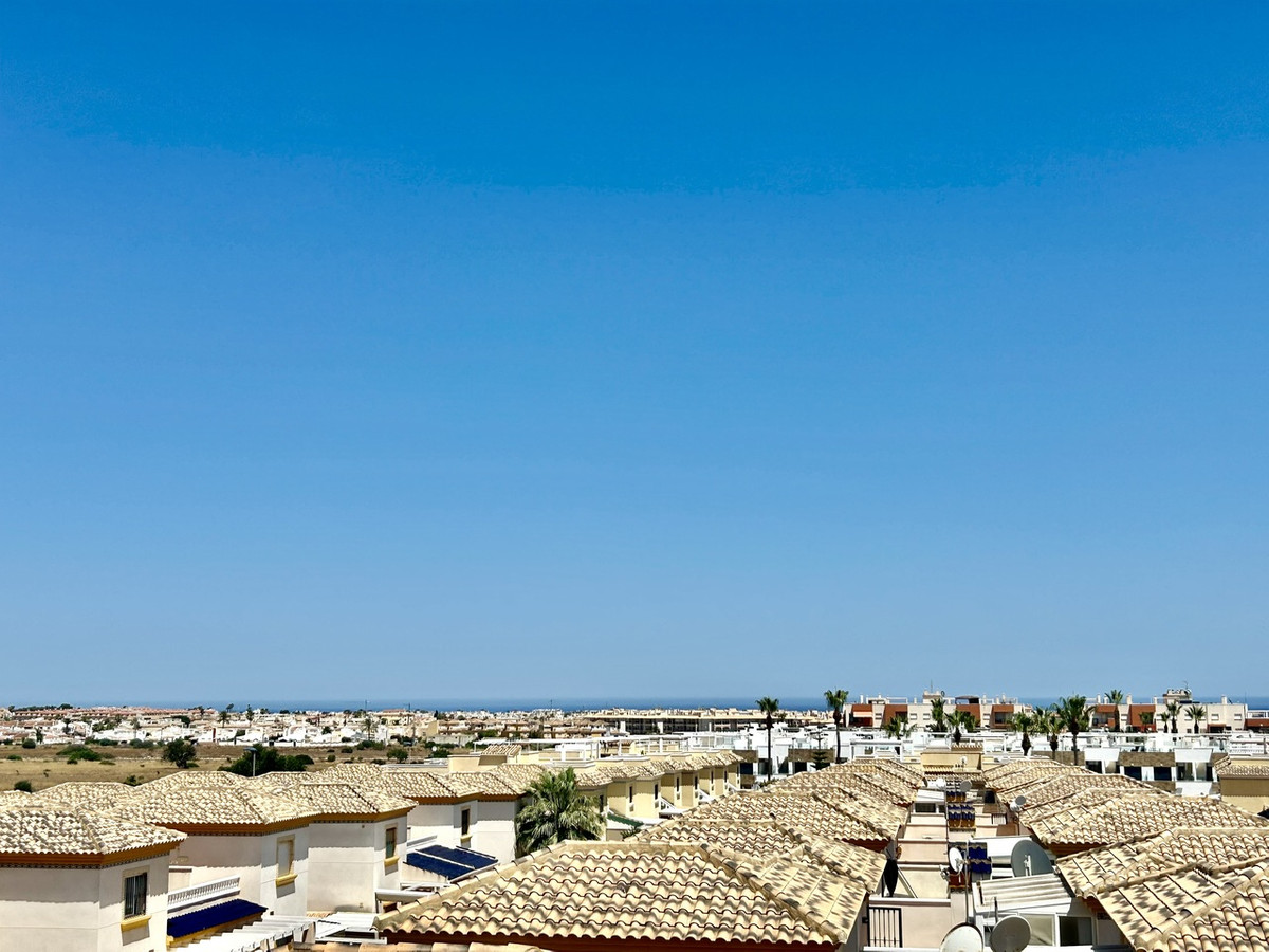 For sale - 3 Bedroom 2 Bathroom Apartment - Middle Floor Apartment in Orihuela - Los Dolses  - Alicante